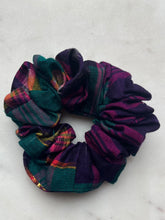 Load image into Gallery viewer, Bali Scrunchie
